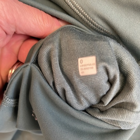 Lululemon leggings EUC size 0 - Picture 4 of 4